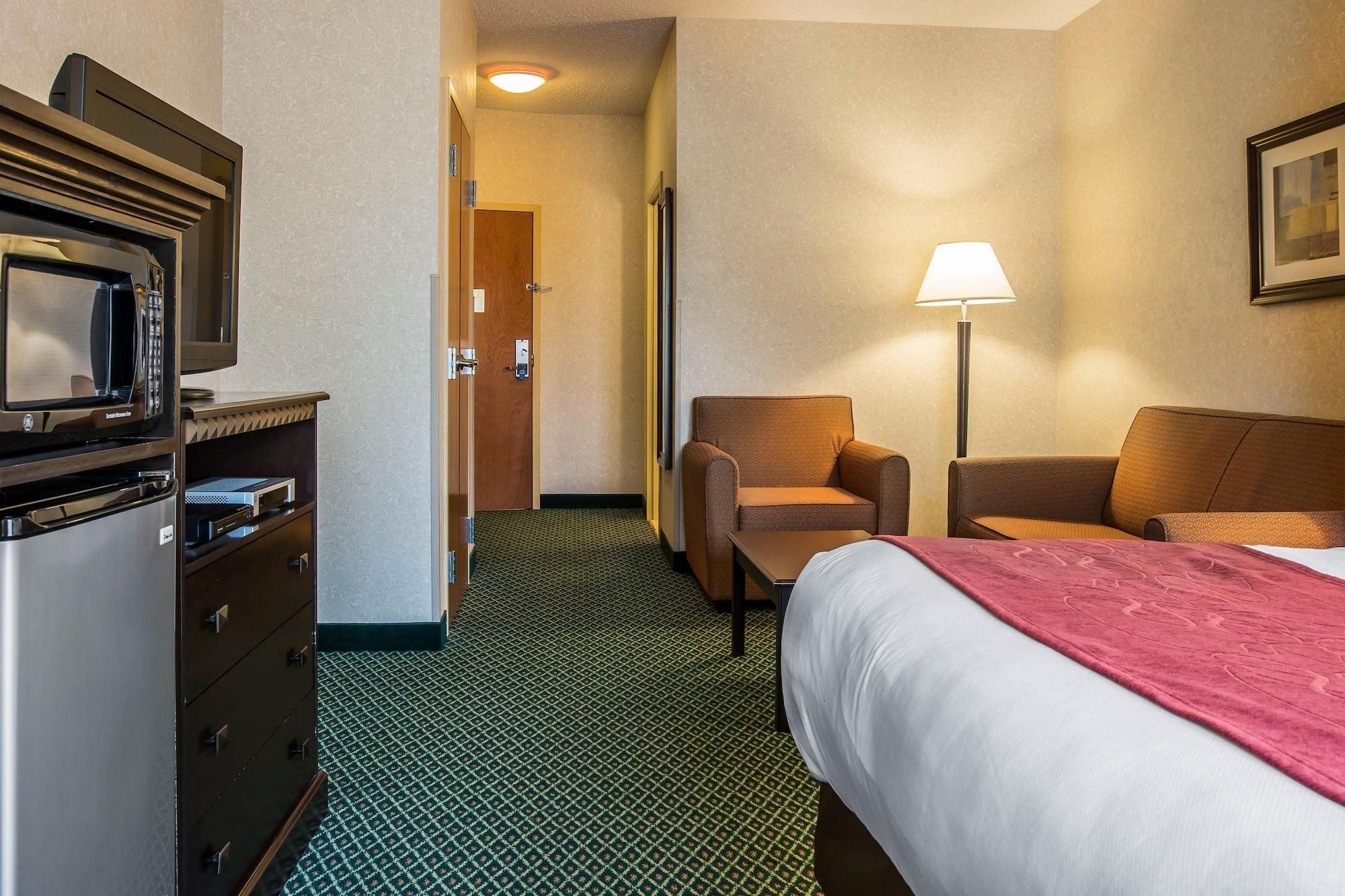 Comfort Suites Canton - Detroit Екстериор снимка