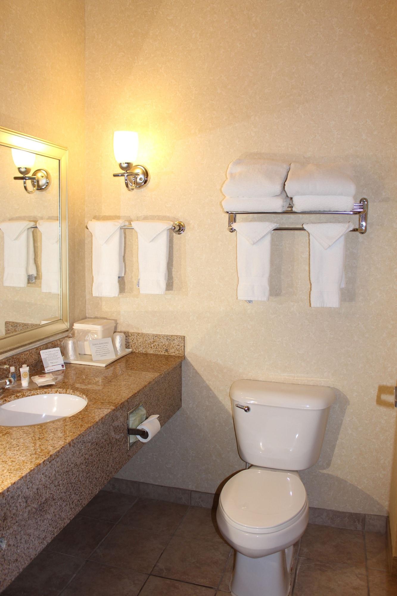 Comfort Suites Canton - Detroit Екстериор снимка