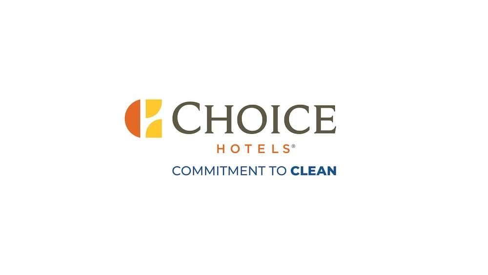 Comfort Suites Canton - Detroit Екстериор снимка