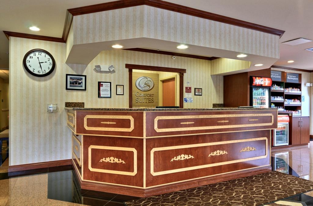 Comfort Suites Canton - Detroit Екстериор снимка