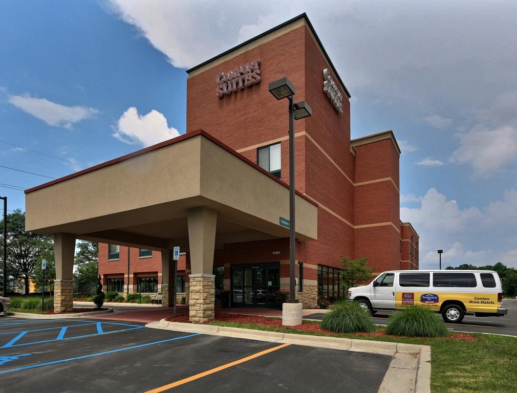 Comfort Suites Canton - Detroit Екстериор снимка