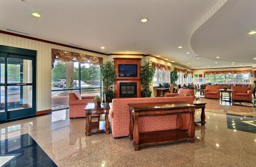 Comfort Suites Canton - Detroit Екстериор снимка