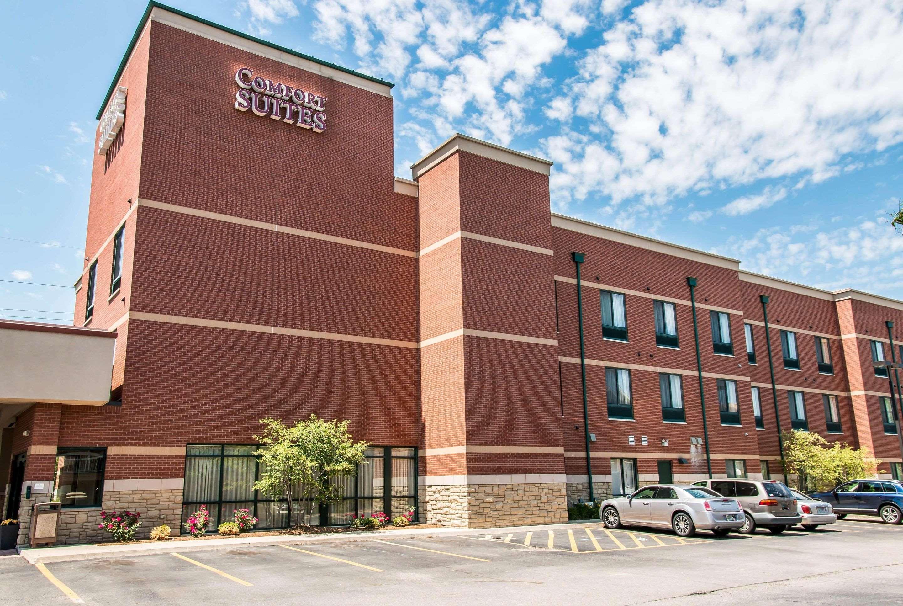 Comfort Suites Canton - Detroit Екстериор снимка