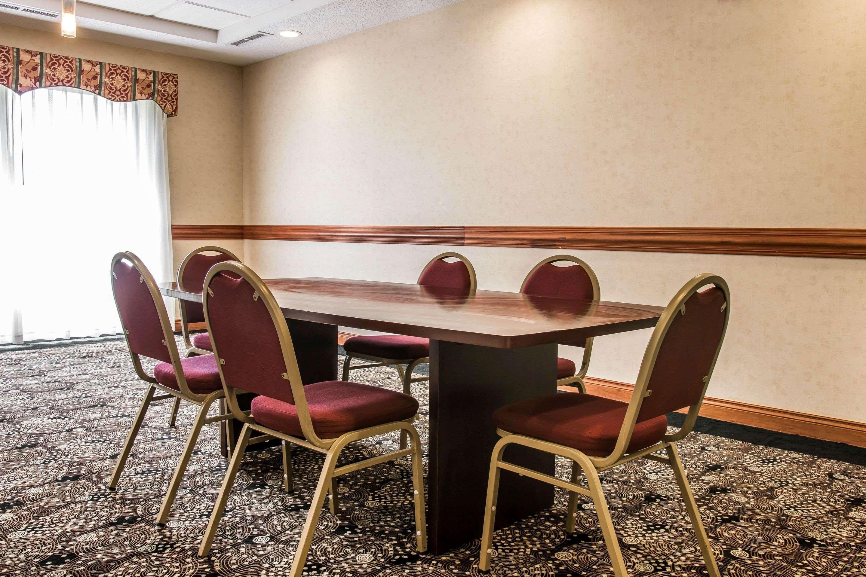Comfort Suites Canton - Detroit Екстериор снимка