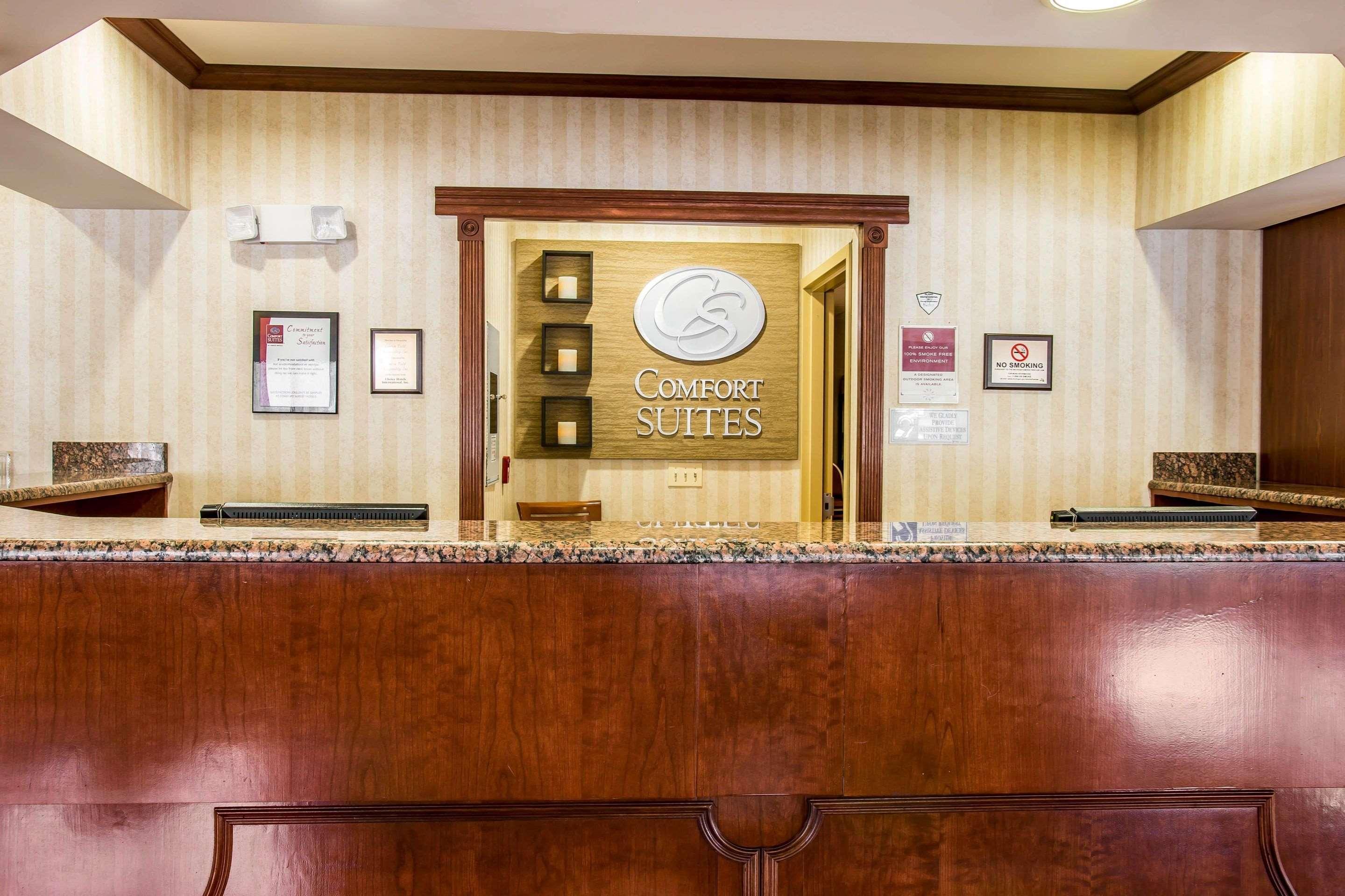 Comfort Suites Canton - Detroit Екстериор снимка