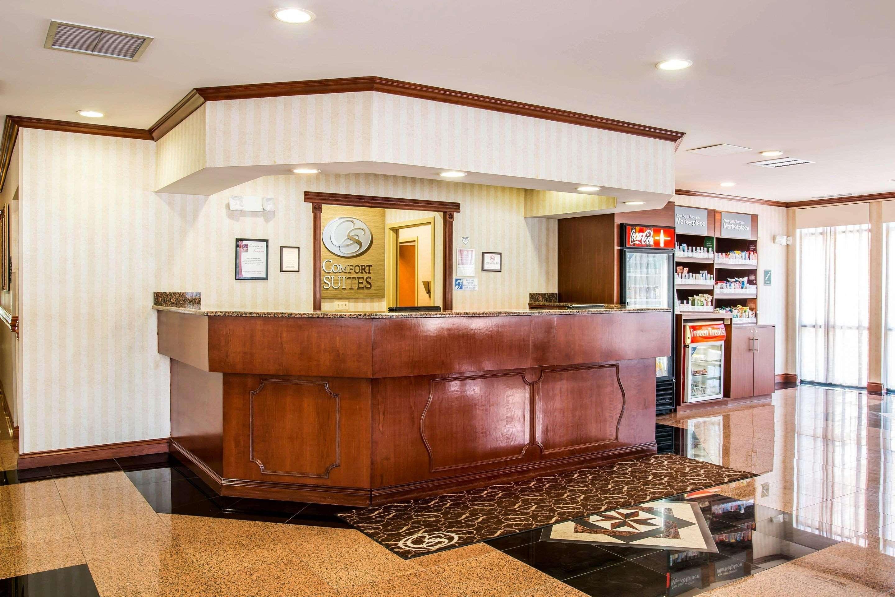 Comfort Suites Canton - Detroit Екстериор снимка