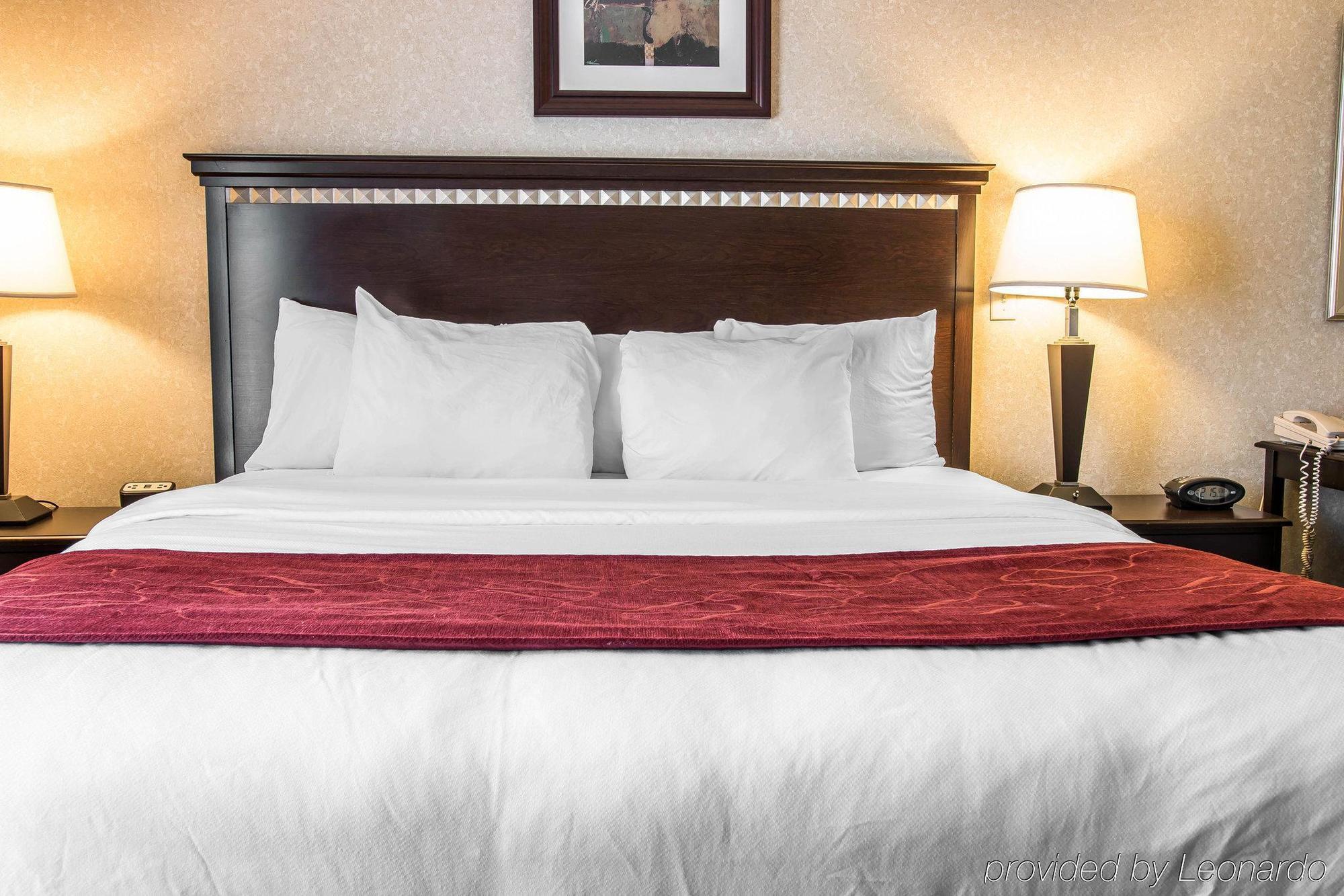Comfort Suites Canton - Detroit Екстериор снимка