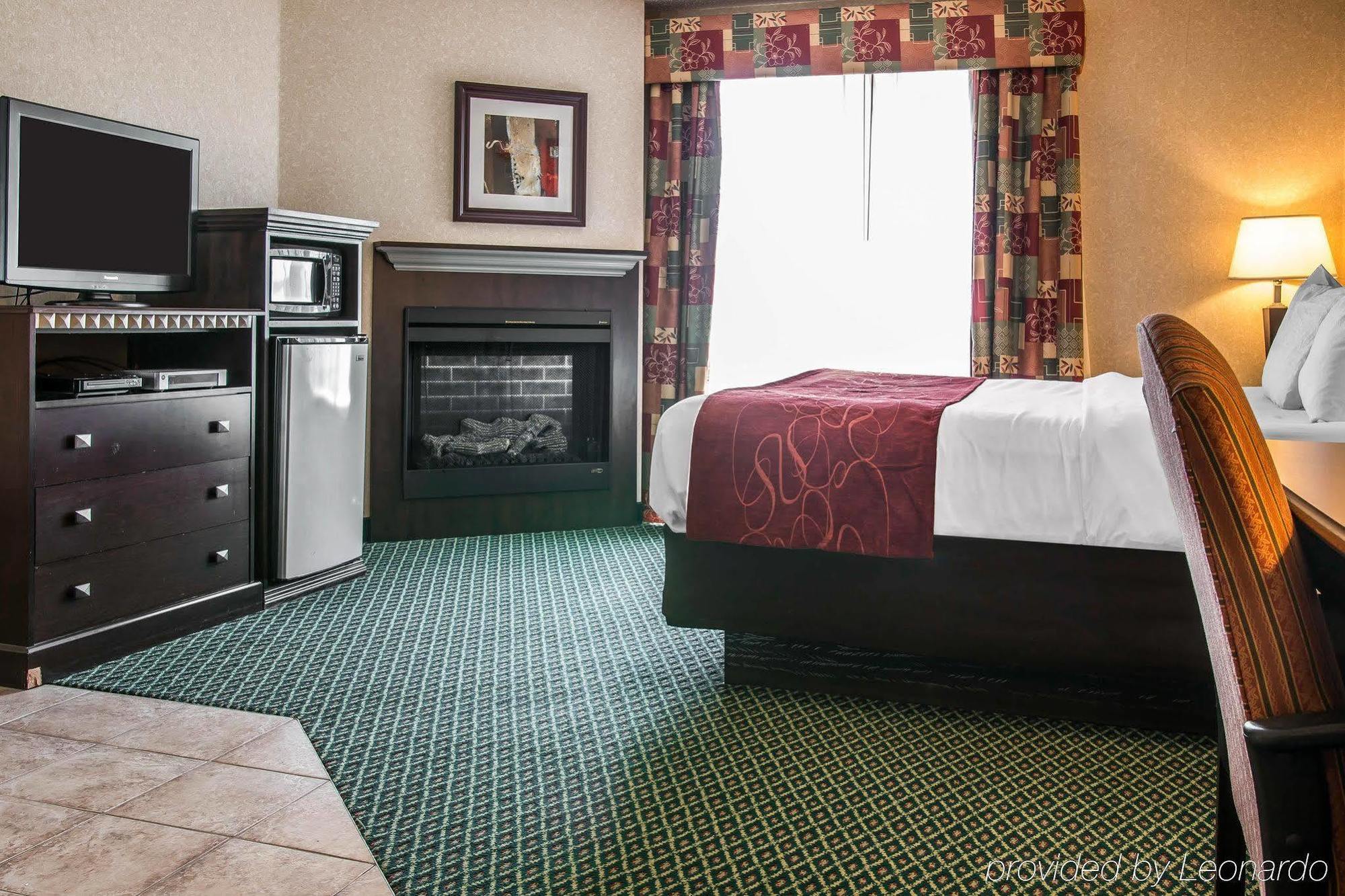 Comfort Suites Canton - Detroit Екстериор снимка