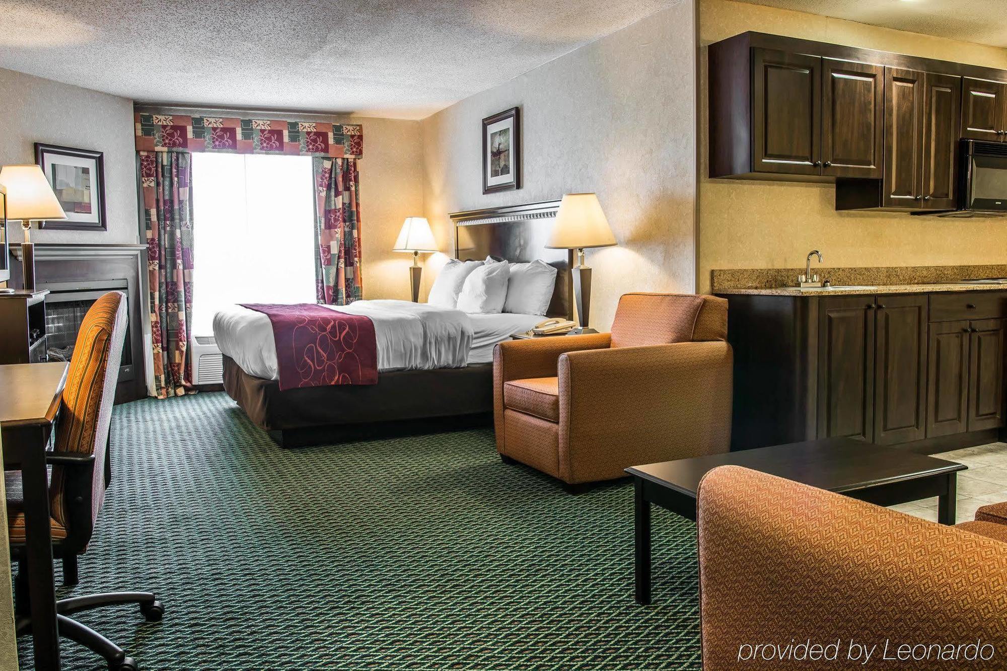 Comfort Suites Canton - Detroit Екстериор снимка