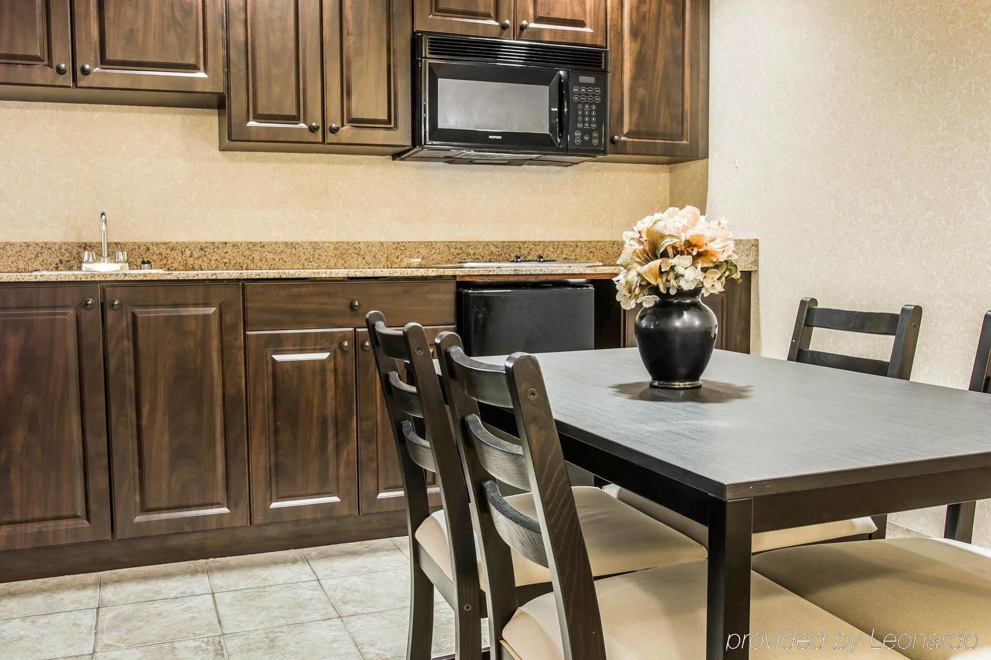 Comfort Suites Canton - Detroit Екстериор снимка