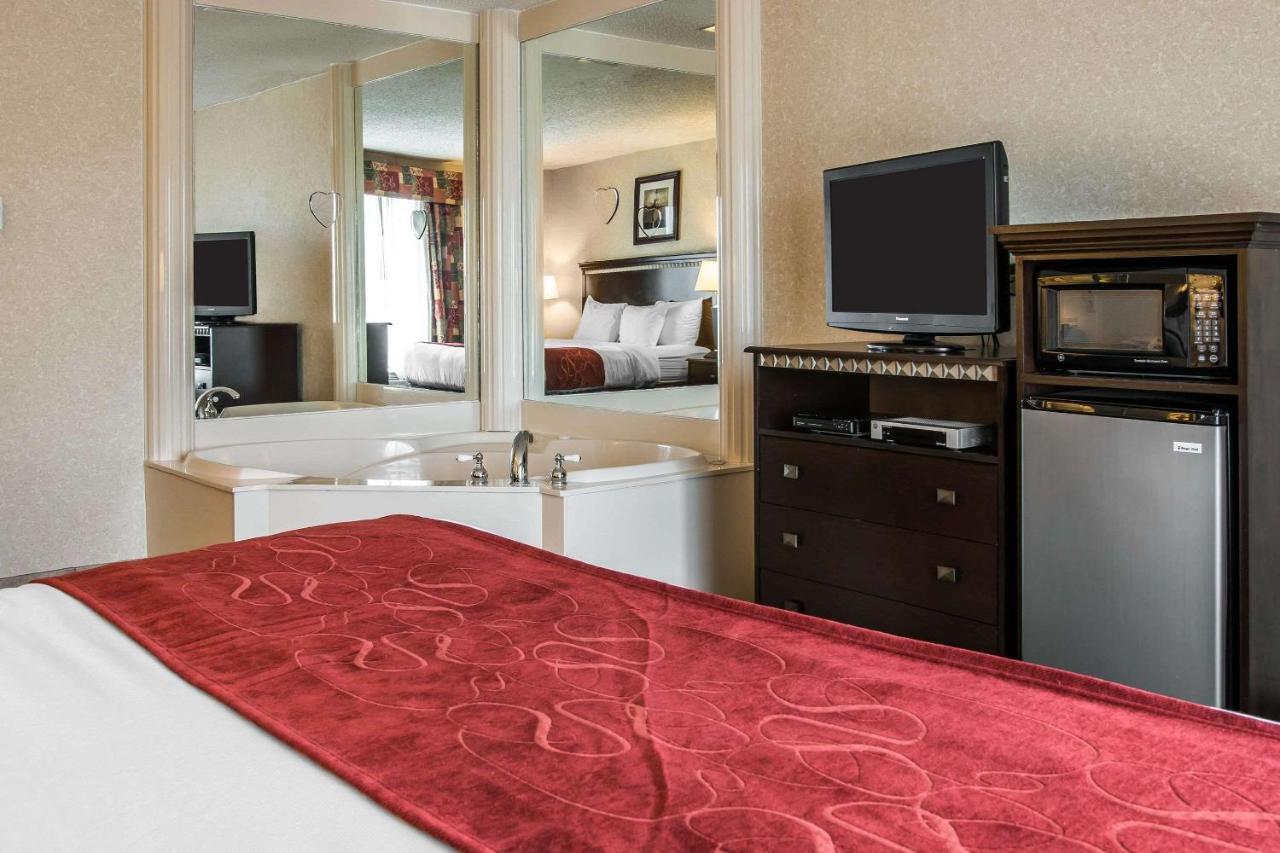Comfort Suites Canton - Detroit Екстериор снимка