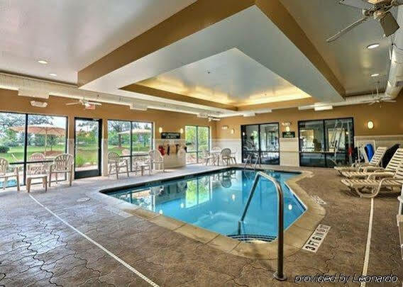 Comfort Suites Canton - Detroit Екстериор снимка